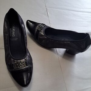 Docking By Fluchos   Black Pump With Embellishments
